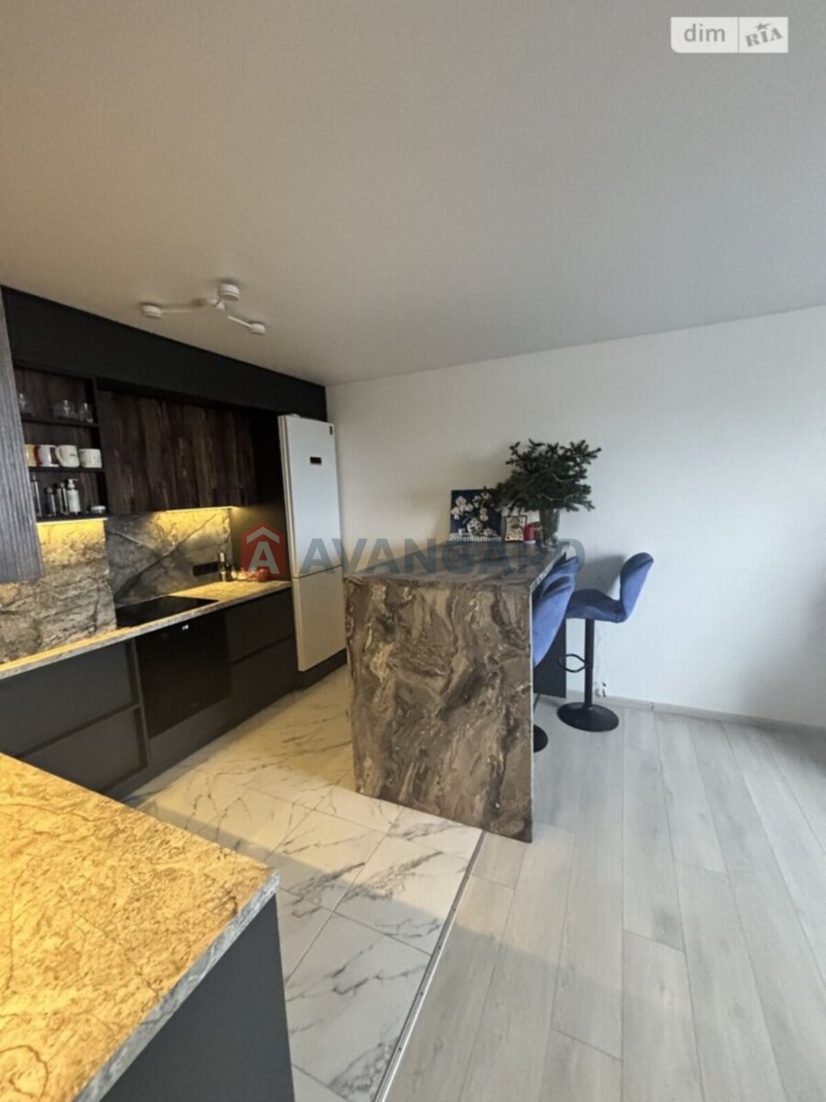 1 ��. ��������, 38/-/- ��. �., 5/5 ������ ���� 9