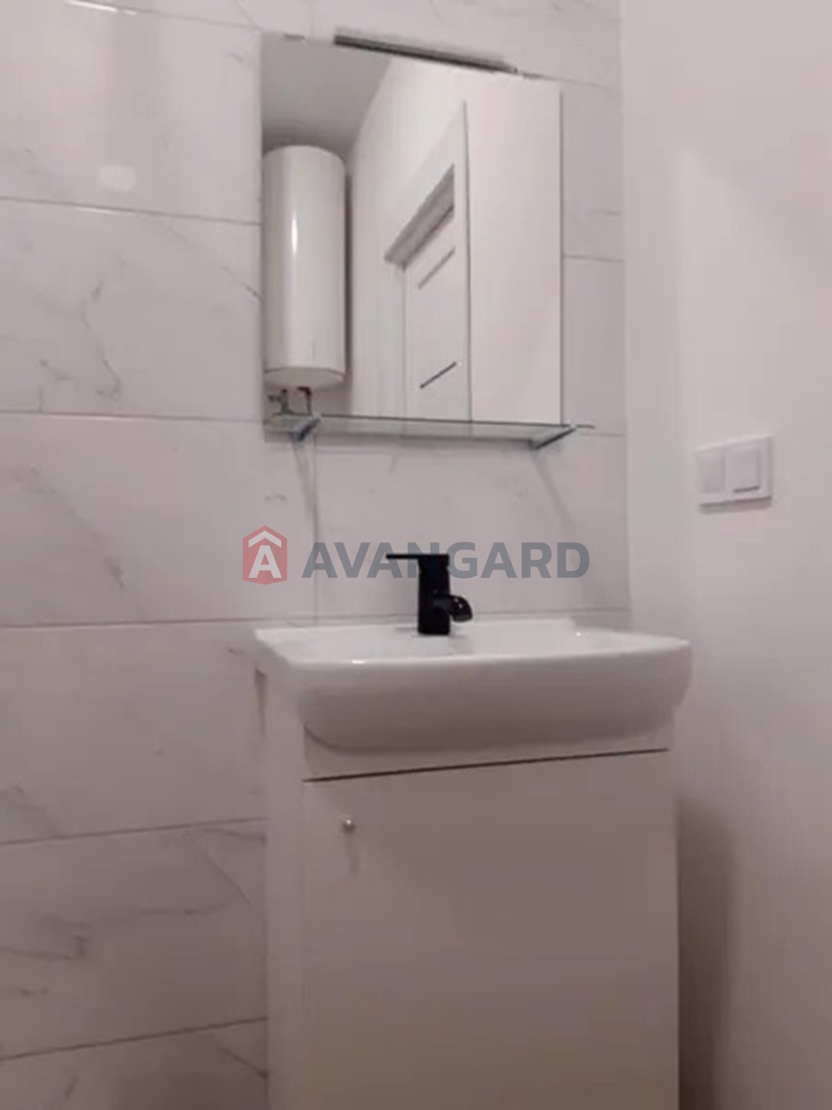 1 ��. ��������, 28/17/9 ��. �., 13/25 ������ ���� 6