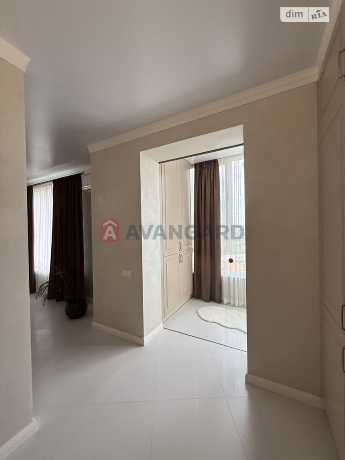 2 ��. ��������, 70/31/17 ��. �., 9/9 ������ ���� 15