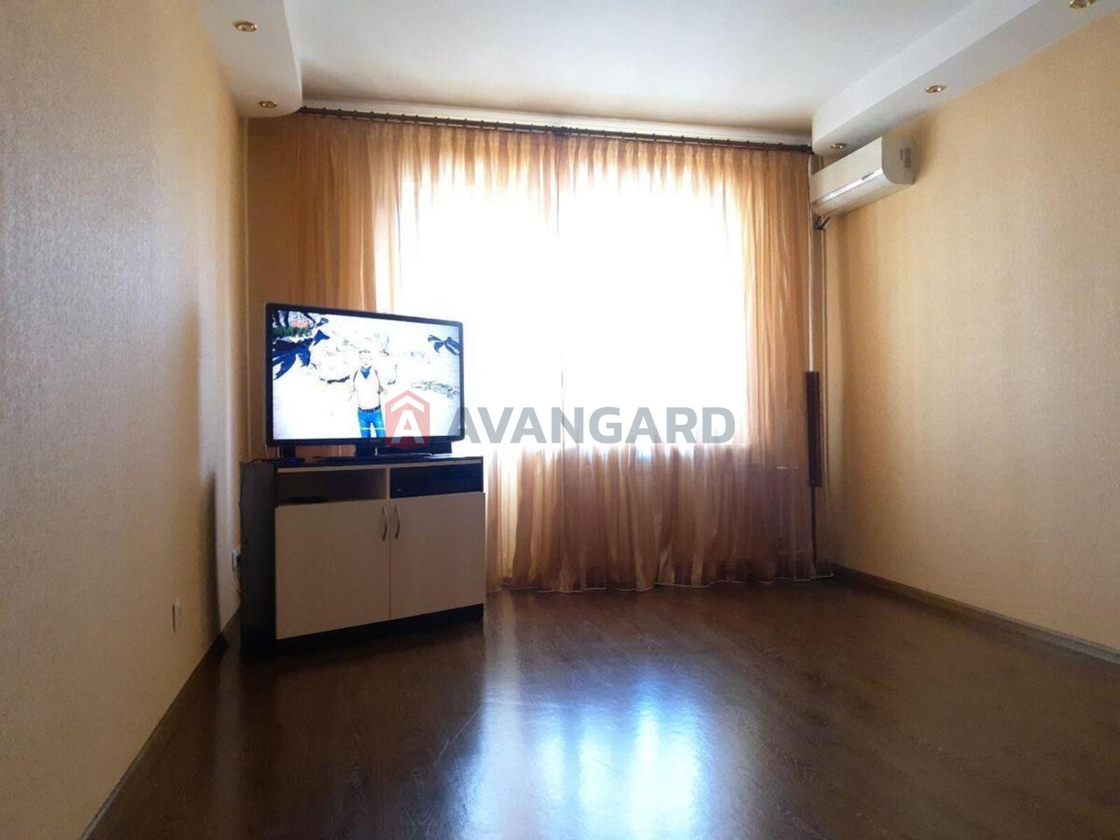 3 ����. ��������, 75/40/8 ��. �., 12/20 ���� ���� 1