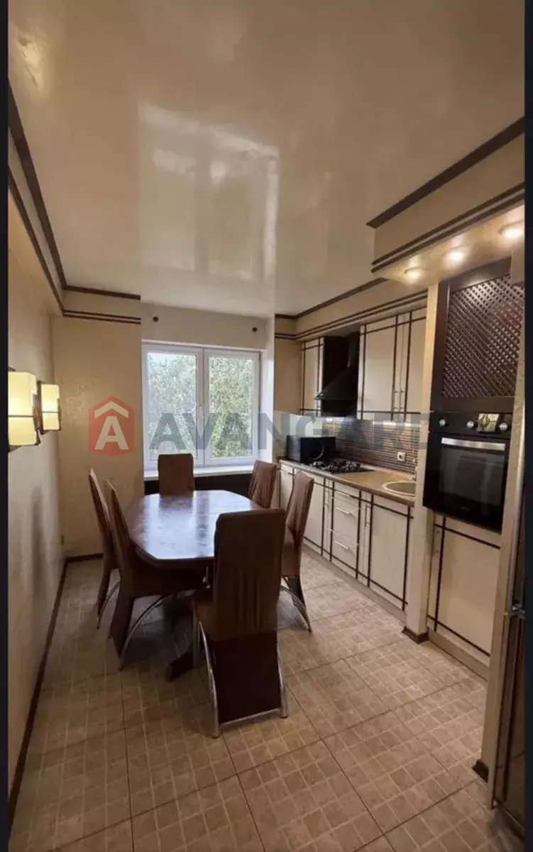 3 ��. ��������, 65/37/10 ��. �., 7/9 ������ ���� 1