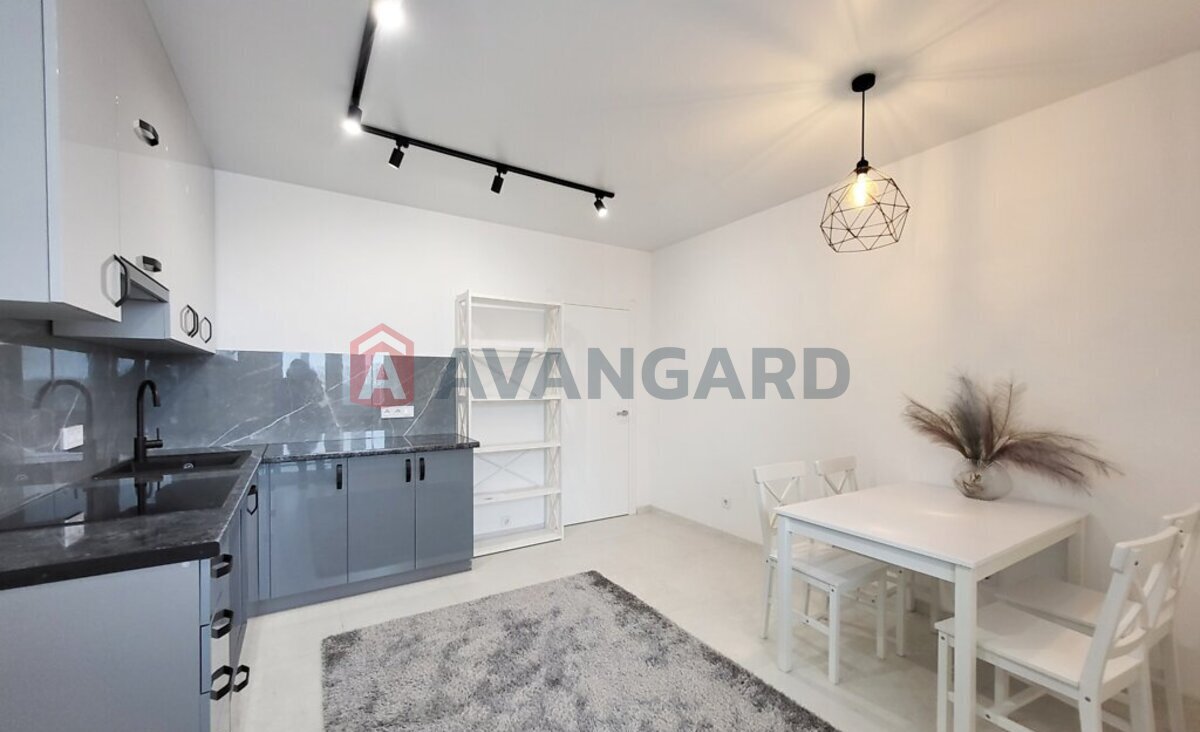 2 ��. ��������, 84/41/14 ��. �., 5/8 ������ ���� 3