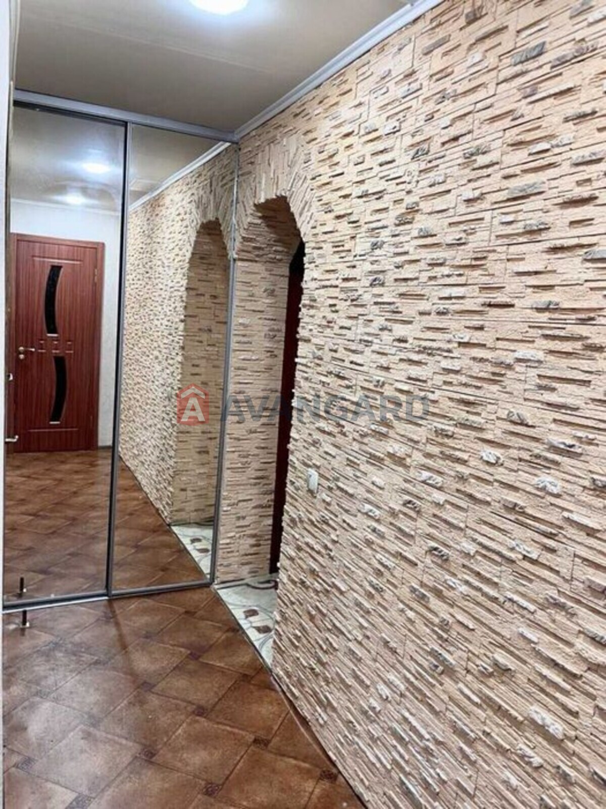 4 ��. ��������, 80/-/12 ��. �., 1/5 ������ ���� 8