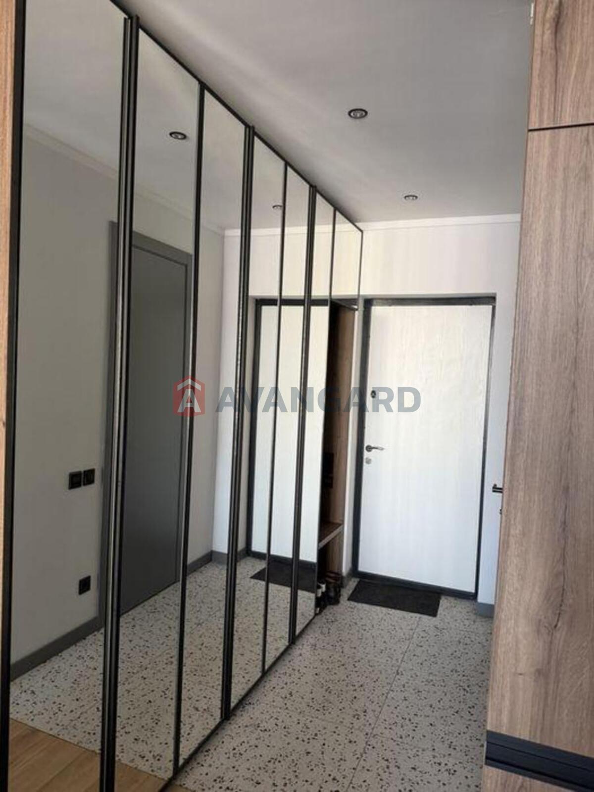 1 ����. ��������, 48/-/20 ��. �., 12/12 ���� ���� 3