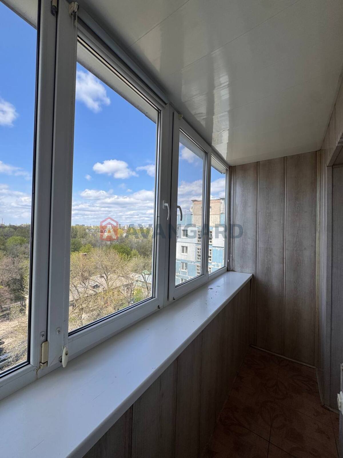 3 ��. ��������, 65/-/10 ��. �., 9/9 ������ ���� 14