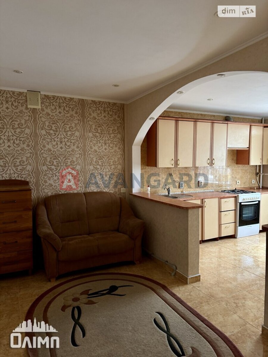 2 ����. ��������, 68/33/11 ��. �., 8/9 ���� ���� 9