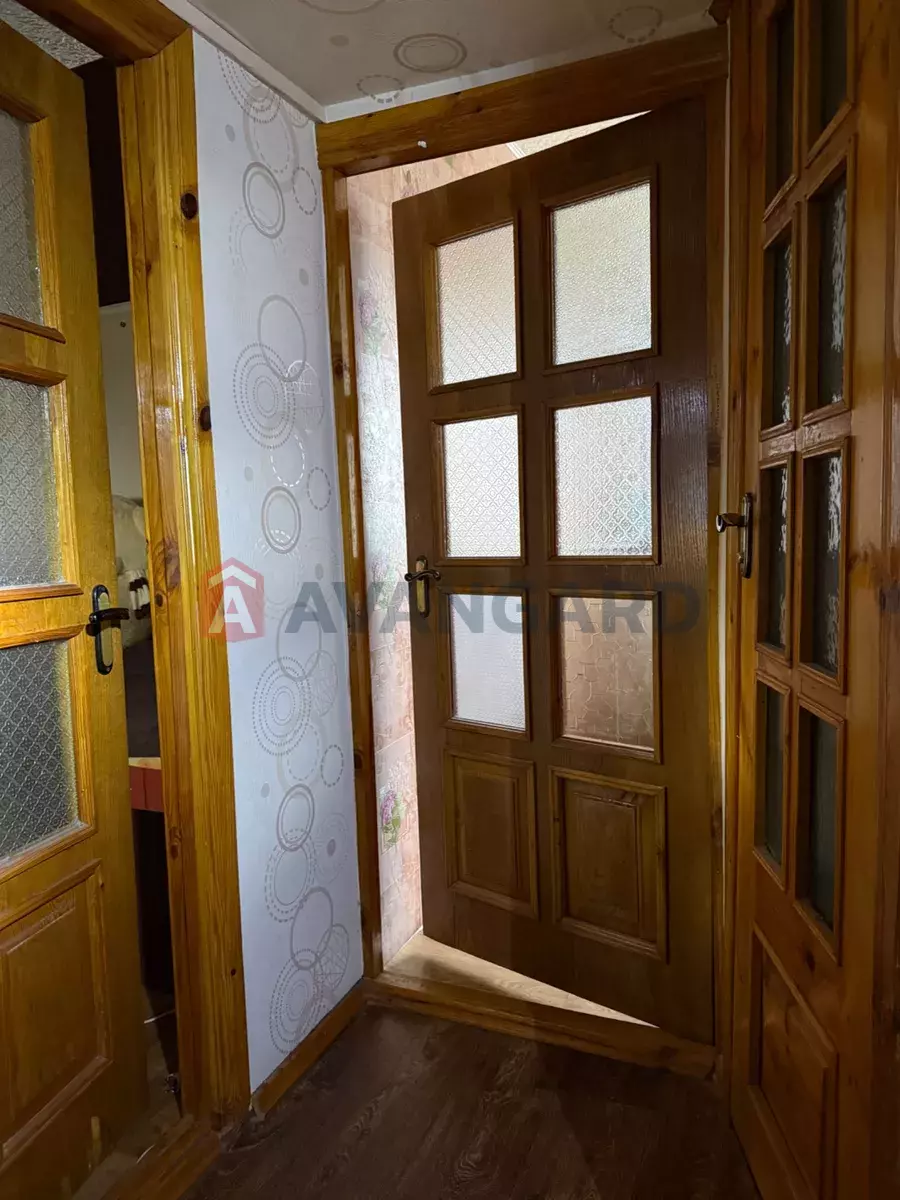 1 ��. ��������, 35/18/7 ��. �., 5/5 ������ ���� 4