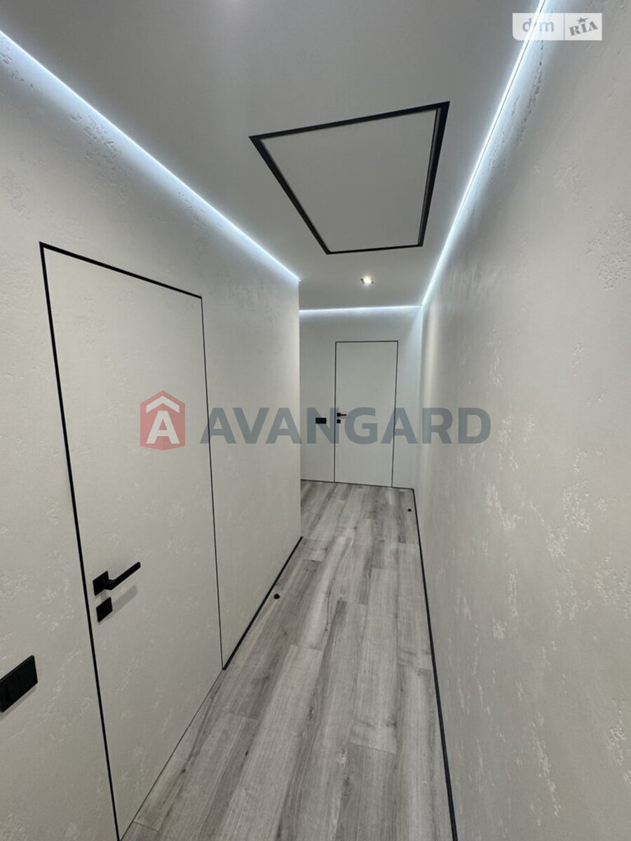 3 ��. ��������, 97/60/17 ��. �., 5/6 ������ ���� 8