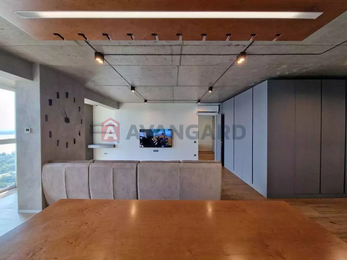 2 ��. ��������, 90/-/15 ��. �., 17/17 ������ ���� 14