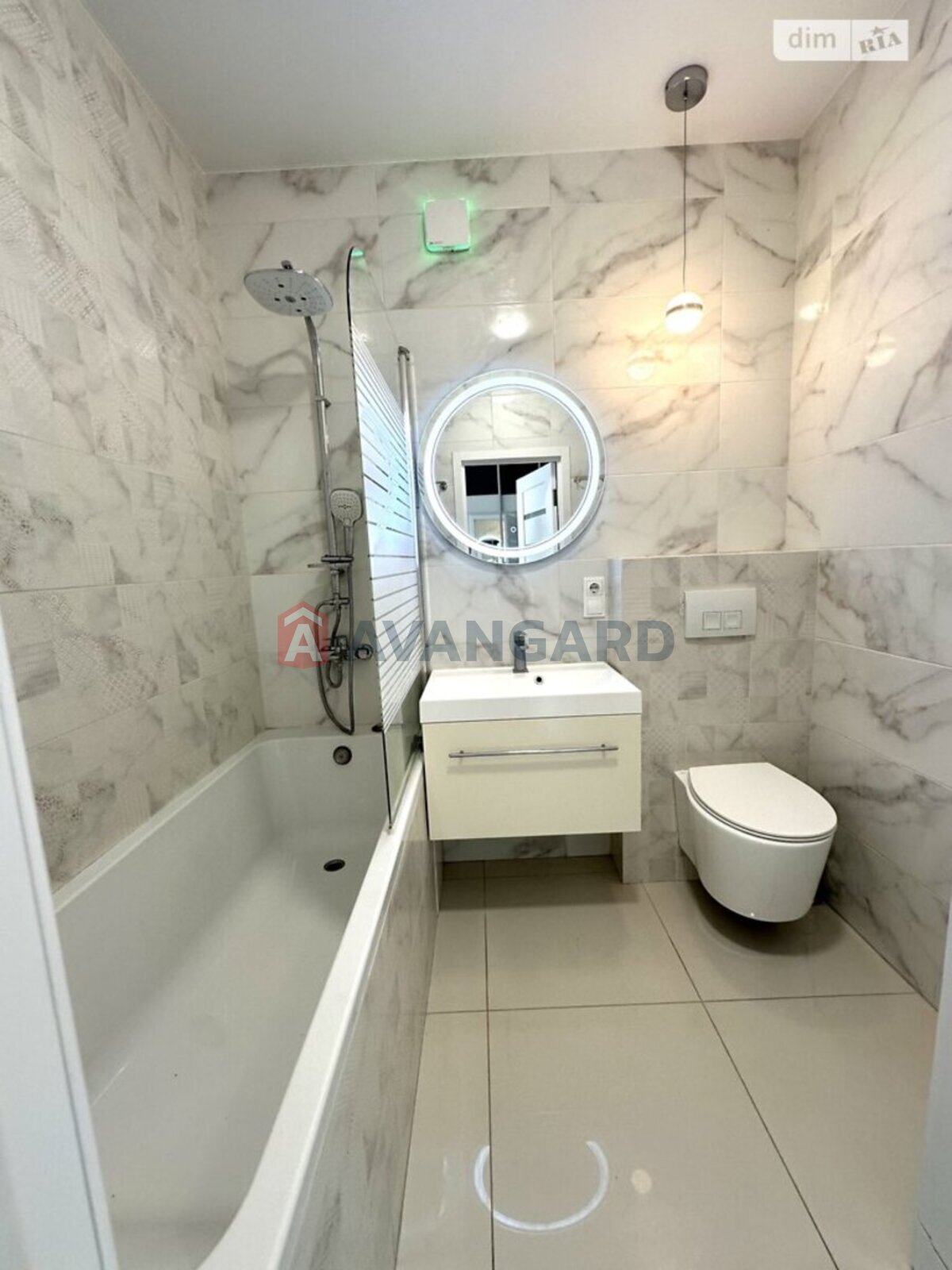 1 ��. ��������, 48/-/- ��. �., 7/10 ������ ���� 4