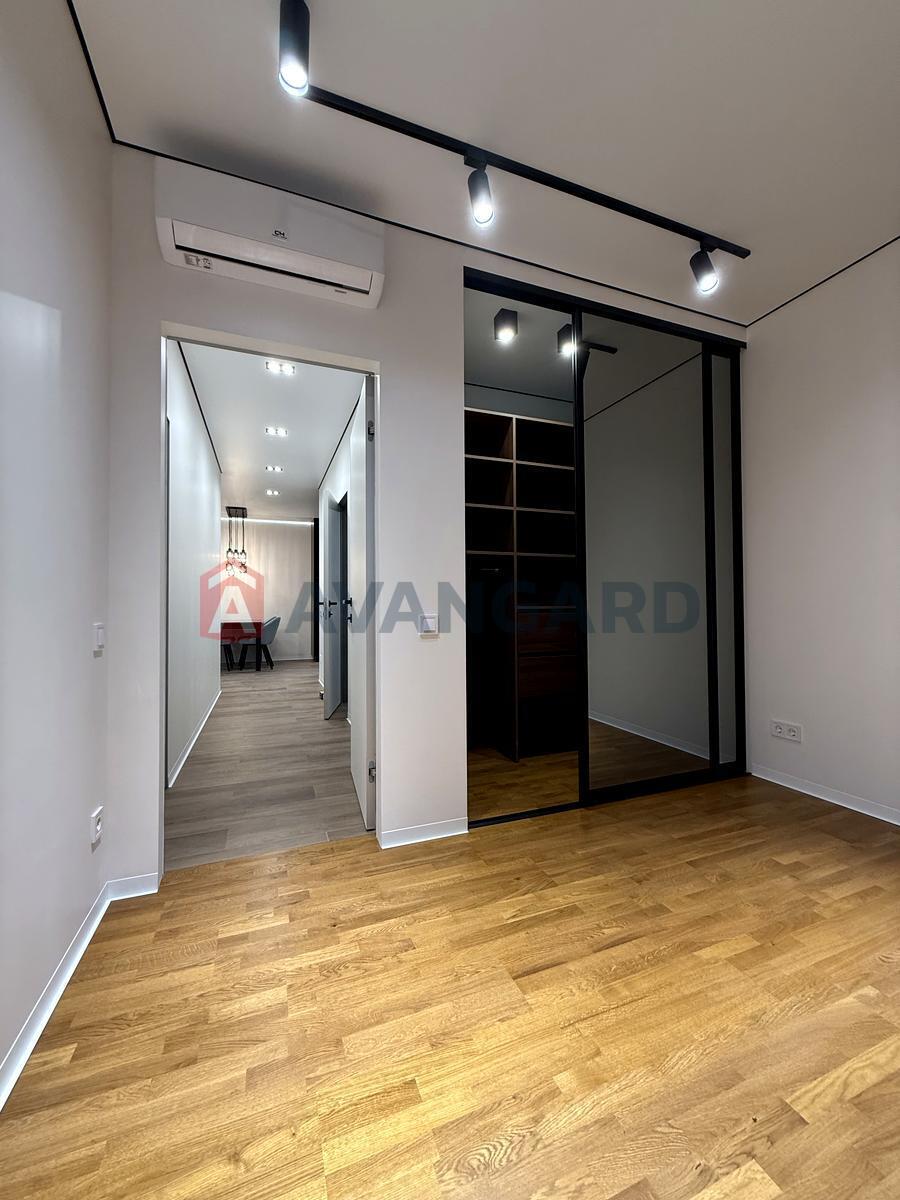 3 ��. ��������, 76.7 / 35 / 23 ��. �., 11/25 ������ ���� 13