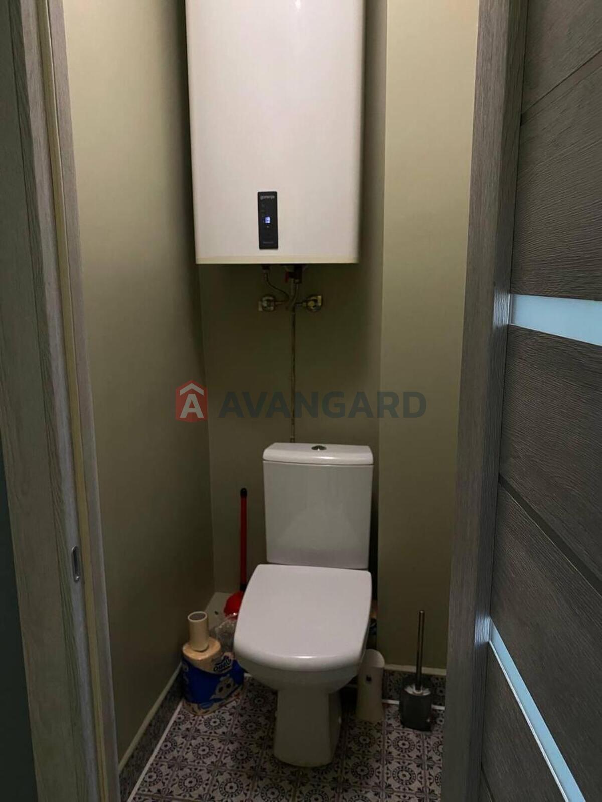 1 . , 36/-/8 . ., 9/9   8