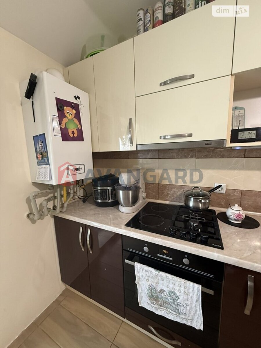 1 ����. ��������, 40/18/12 ��. �., 5/5 ���� ���� 16