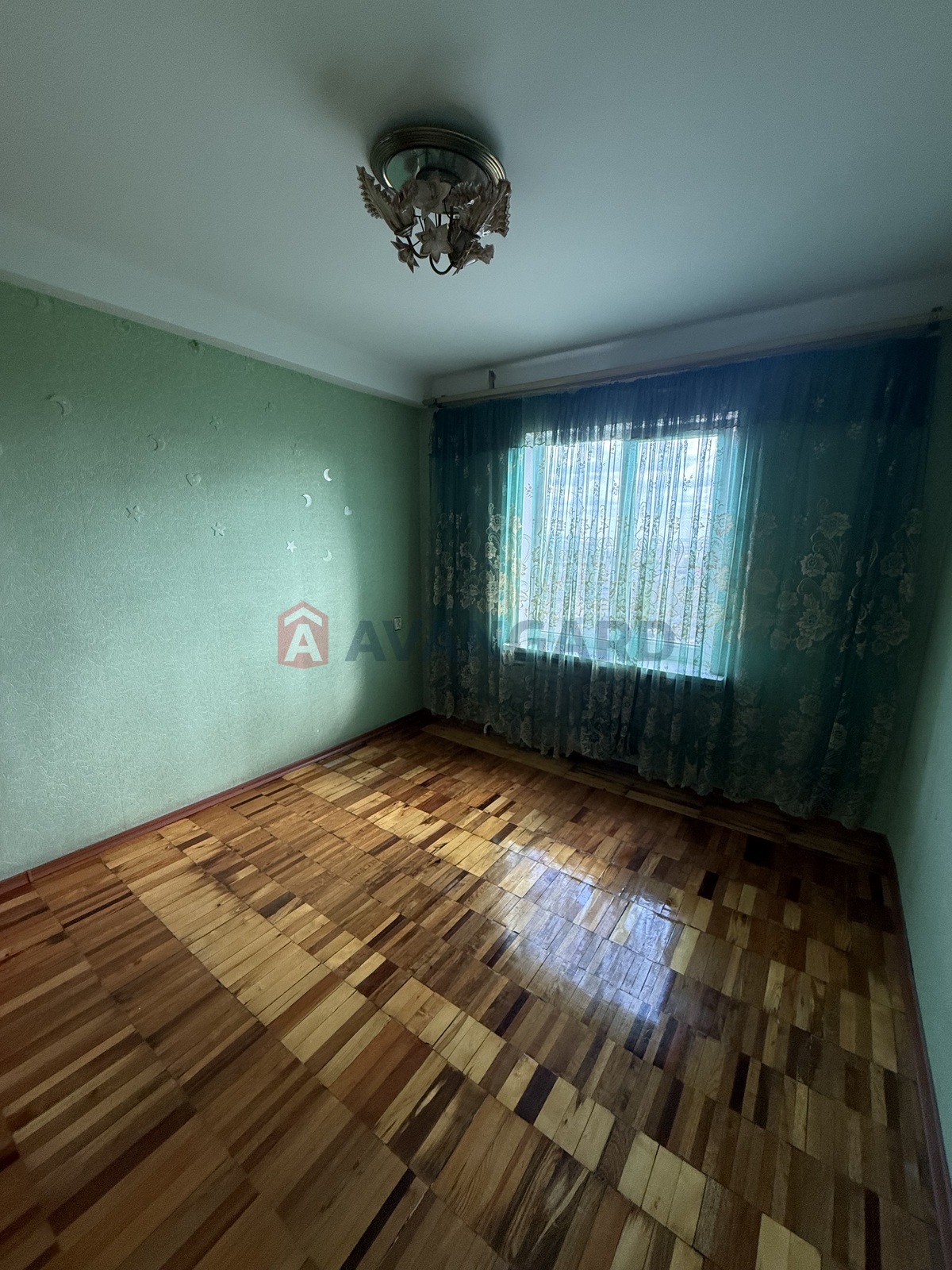 2 ��. ��������, 50/-/8 ��. �., 7/9 ������ ���� 10