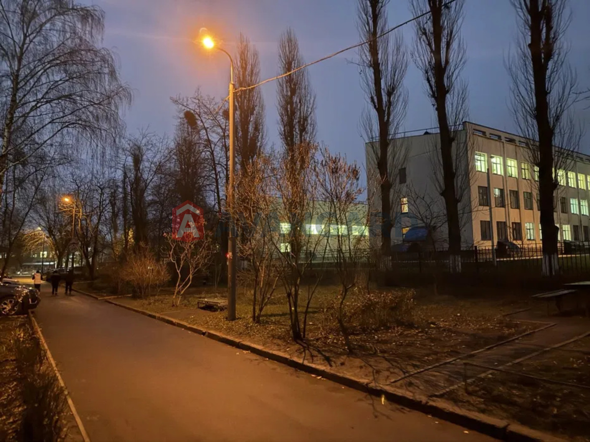 3 ����. ��������, 60/-/7 ��. �., 7/9 ���� ���� 17