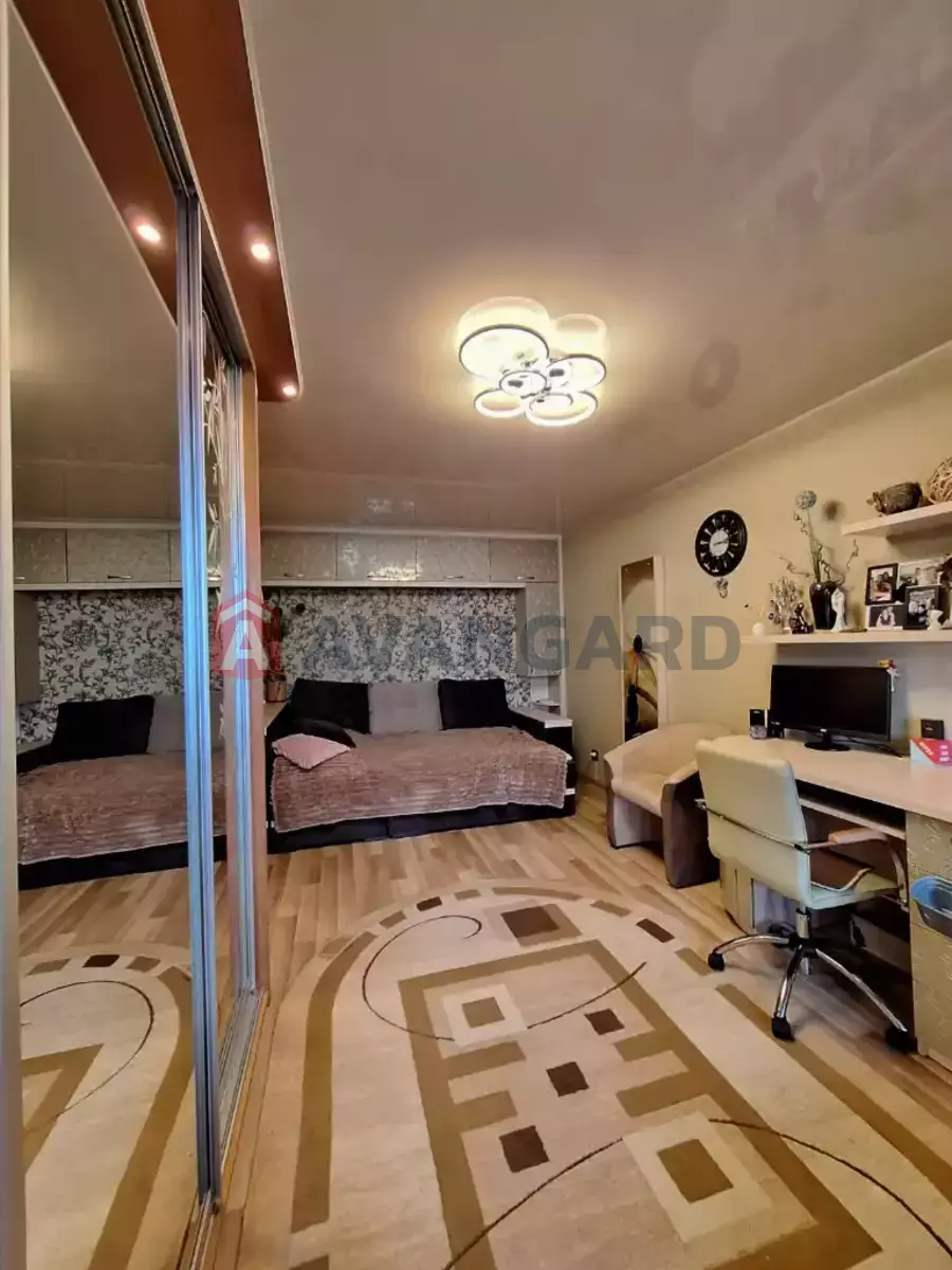 2 ��. ��������, 45/27/7 ��. �., 9/9 ������ ���� 4