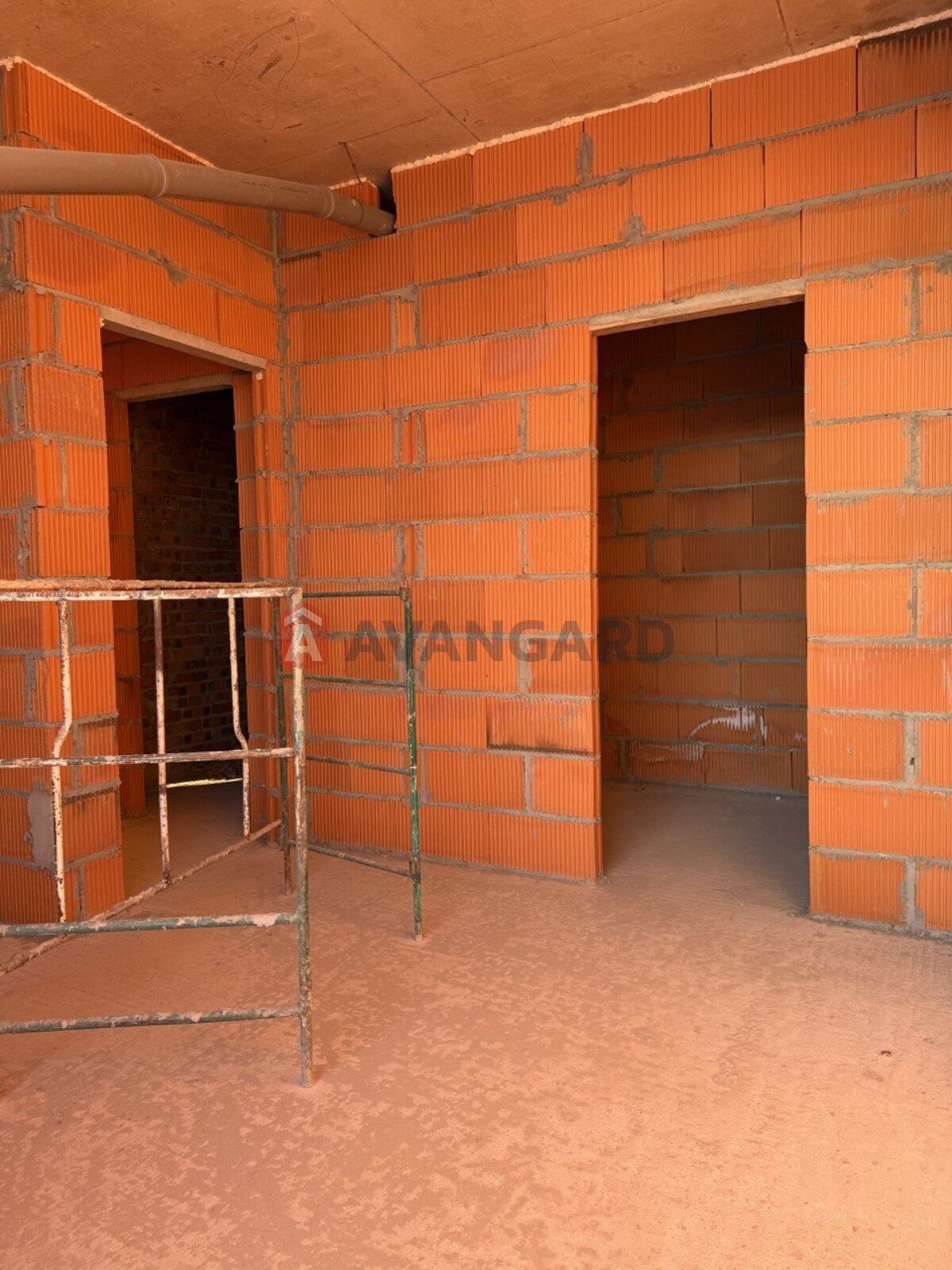 3 ��. ��������, 114/37/40 ��. �., 4/4 ������ ���� 5