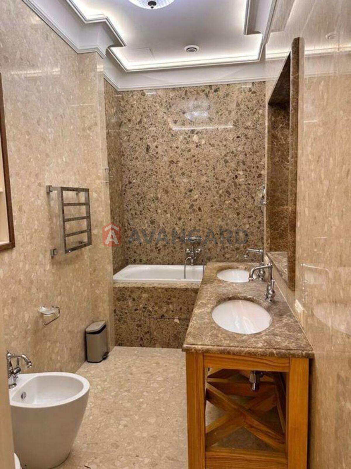 4 ��. ��������, 170/-/30 ��. �., 2/9 ������ ���� 12