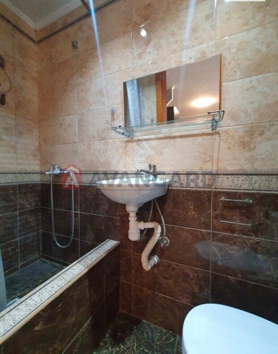 1 ����. ��������, 30/17/3 ��. �., 6/9 ���� ���� 8