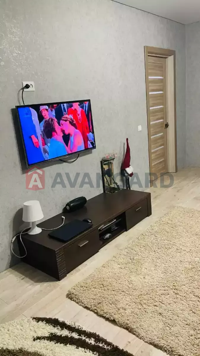 1 ��. ��������, 38/18/8 ��. �., 9/9 ������ ���� 24