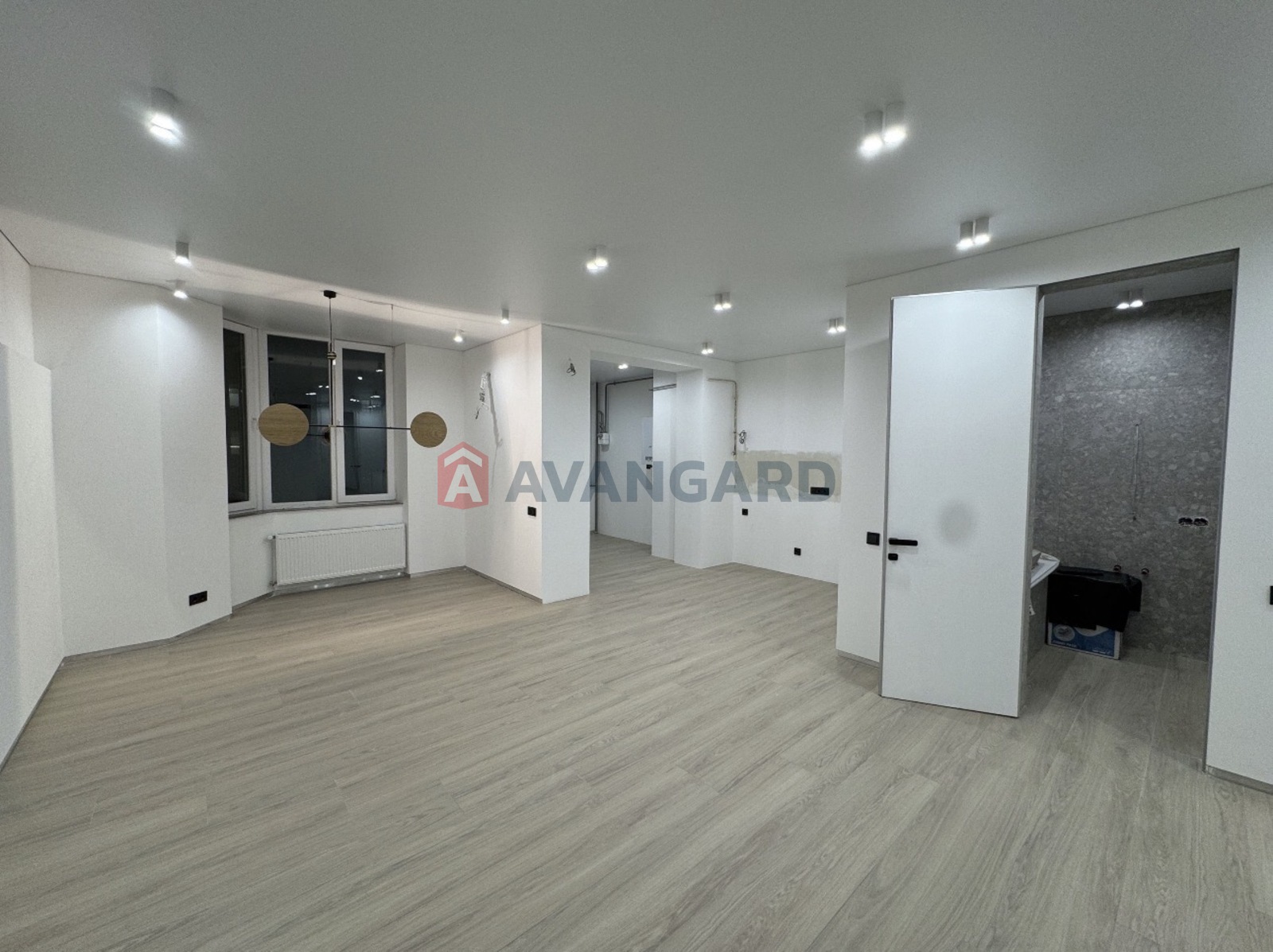 3 ��. ��������, 76/40/32 ��. �., 6/10 ������ ���� 1