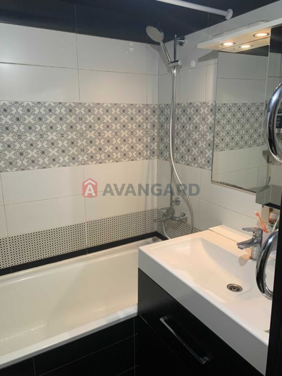 4 ��. ��������, 77/-/9 ��. �., 3/9 ������ ���� 21