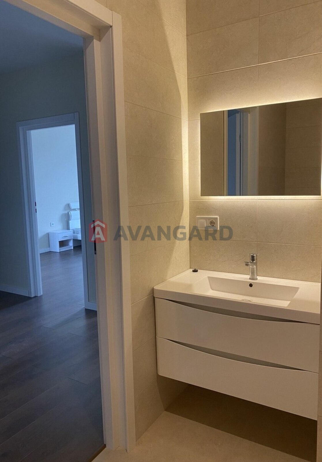 2 ��. ��������, 82/37/22 ��. �., 12/26 ������ ���� 5