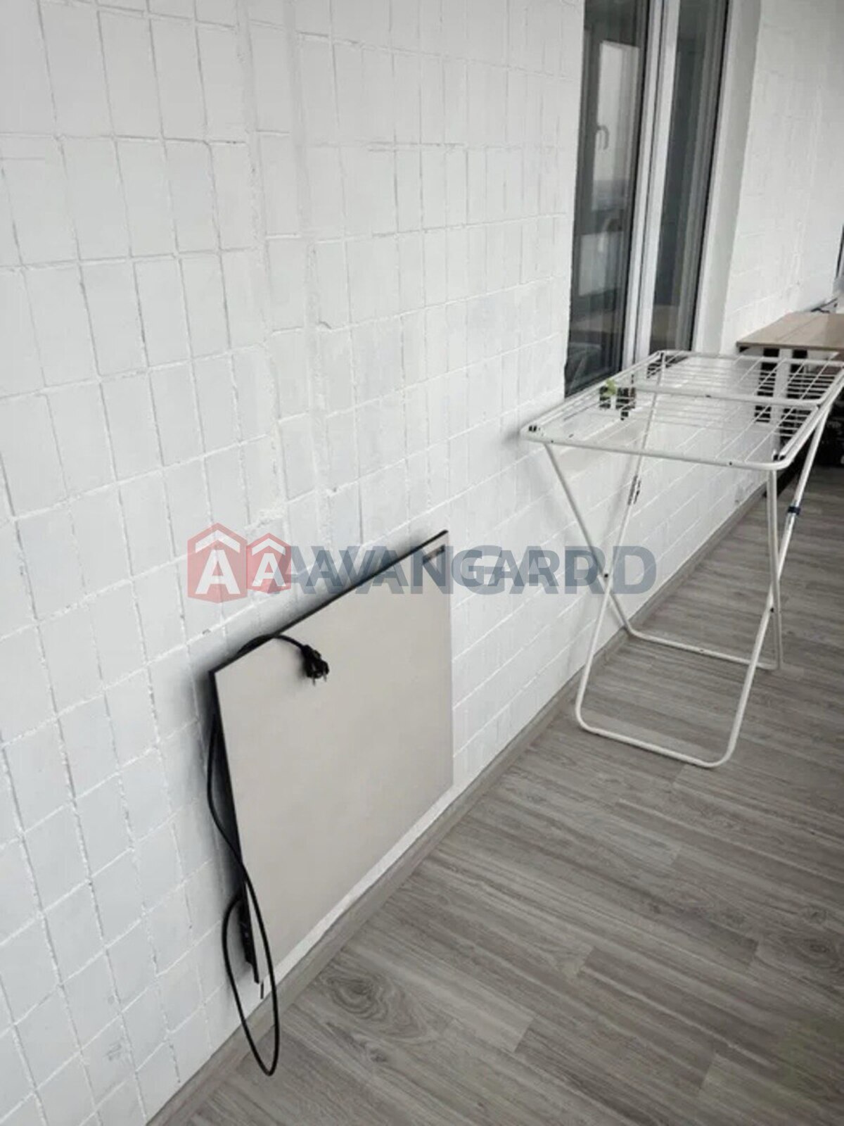 3 ��. ��������, 69/45/7 ��. �., 9/9 ������ ���� 10