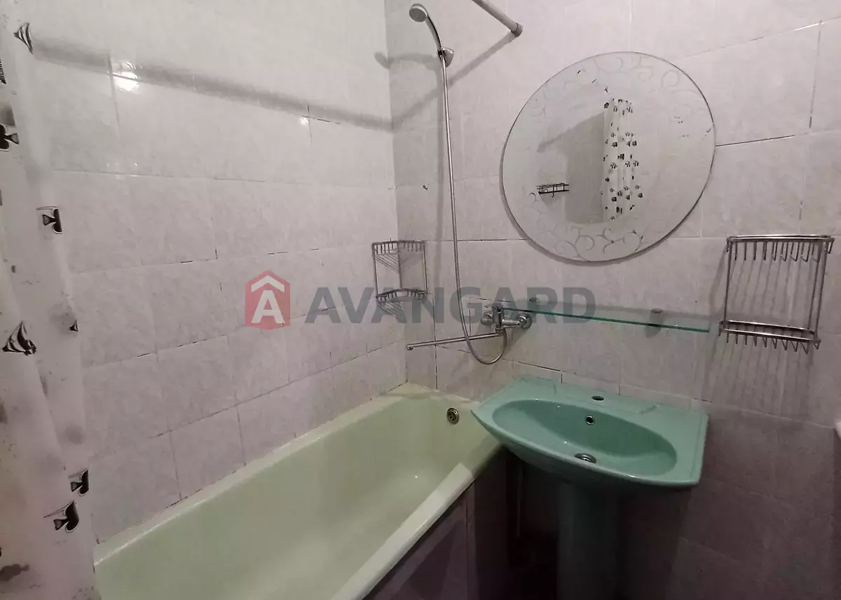 3 ��. ��������, 68/38/9 ��. �., 9/10 ������ ���� 7