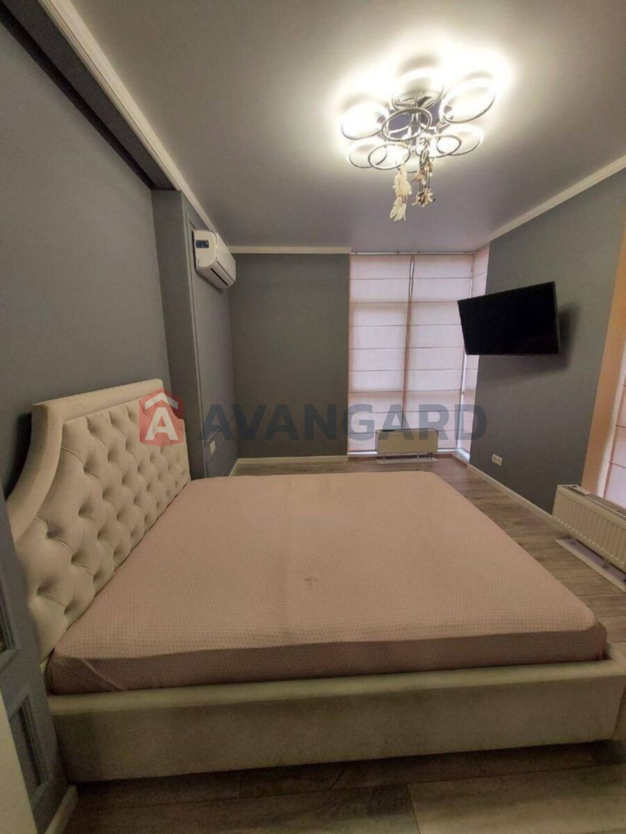 3 ����. ��������, 83/47/12 ��. �., 7/9 ���� ���� 5