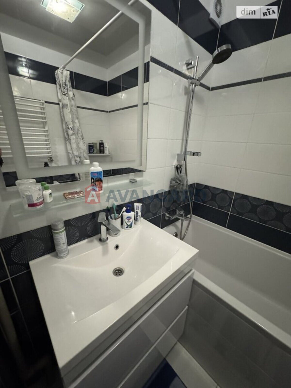 4 ����. ��������, 74/-/- ��. �., 5/9 ���� ���� 30