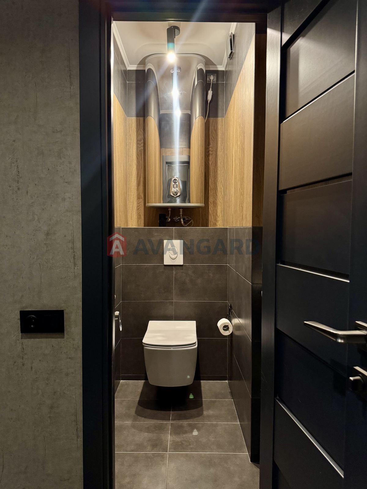 3 ����. ��������, 94/60/8 ��. �., 18/25 ���� ���� 12