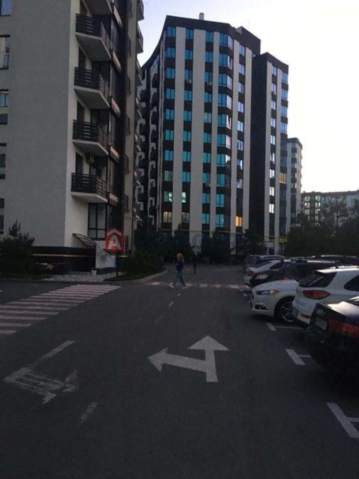 1 ��. ��������, 38/-/10 ��. �., 7/10 ������ ���� 5