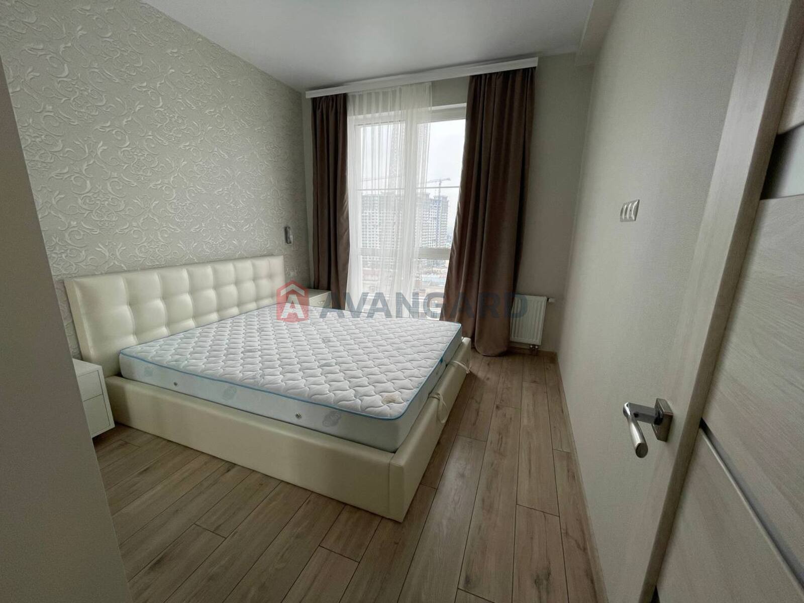 1 ����. ��������, 37/-/- ��. �., 14/16 ���� ���� 6