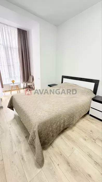 1 ����. ��������, 37.30/-/11.40 ��. �., 3/10 ���� ���� 9