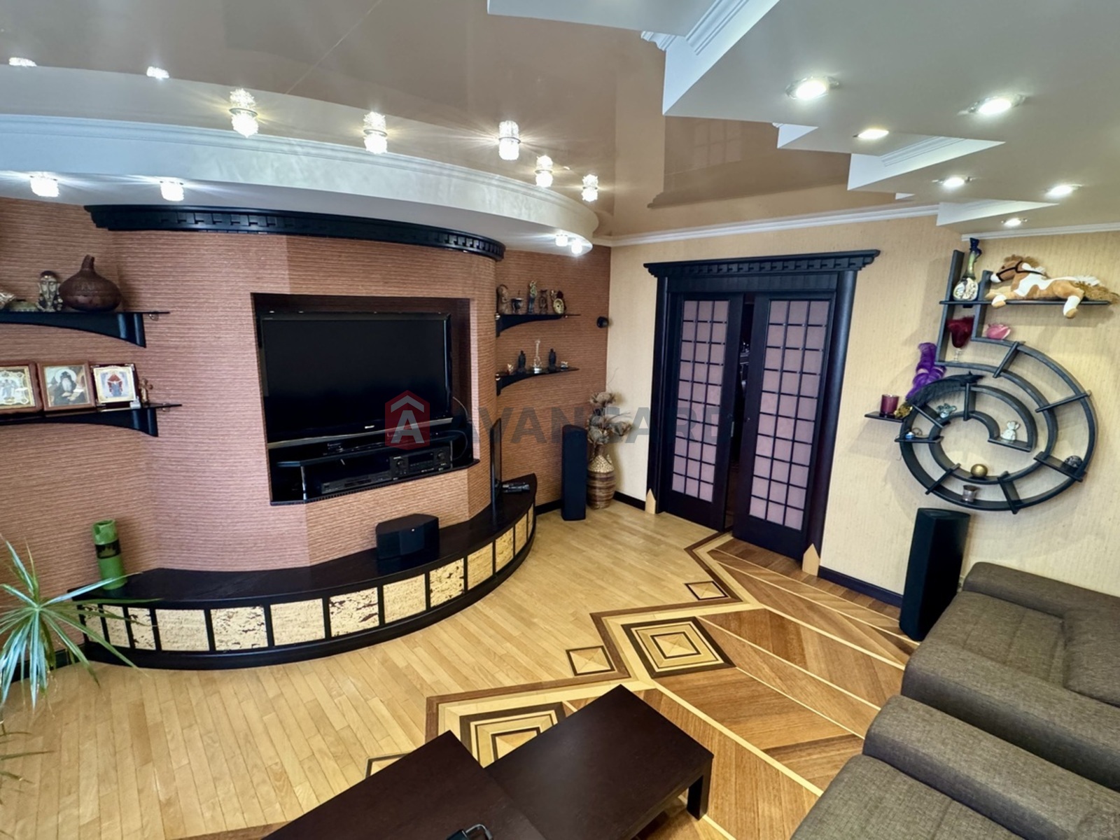 3 ����. ��������, 121/65/20 ��. �., 18/24 ���� ���� 2