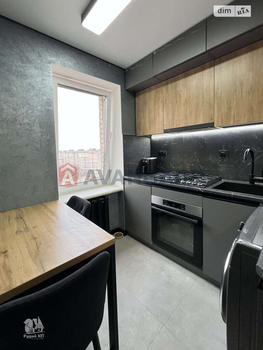 1 ��. ��������, 21/11/4 ��. �., 9/9 ������ ���� 2