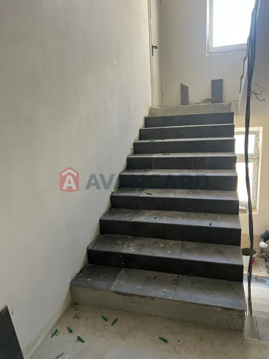 1 ��. ��������, 49/-/21 ��. �., 5/10 ������ ���� 7