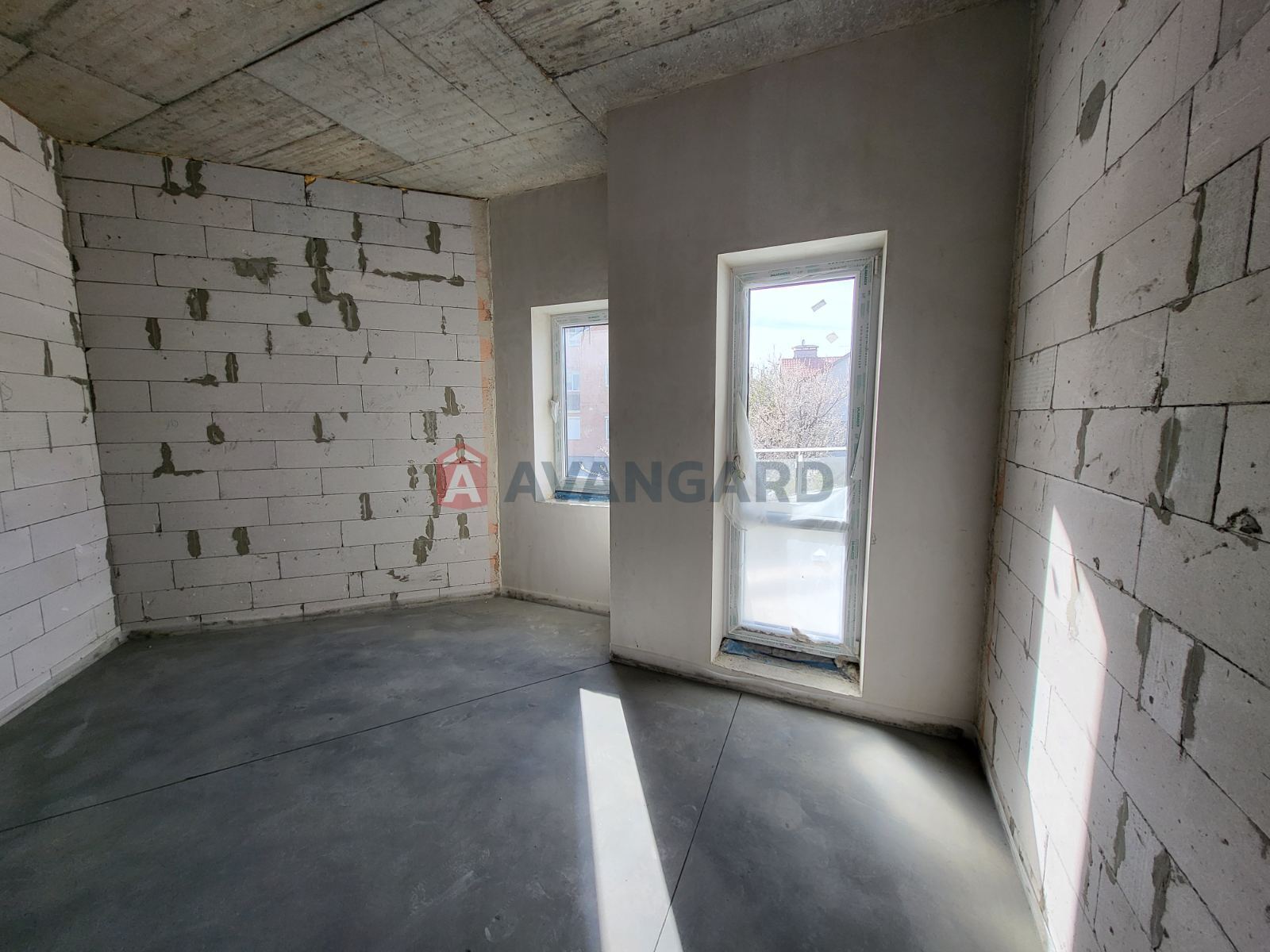 1 ��. ��������, 21/-/14 ��. �., 4/5 ������ ���� 8