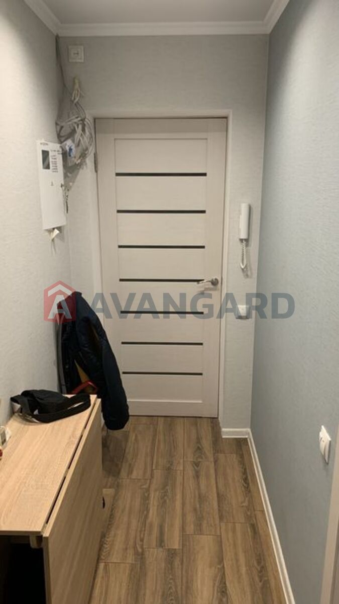 3 ��. ��������, 56/-/6 ��. �., 4/5 ������ ���� 18