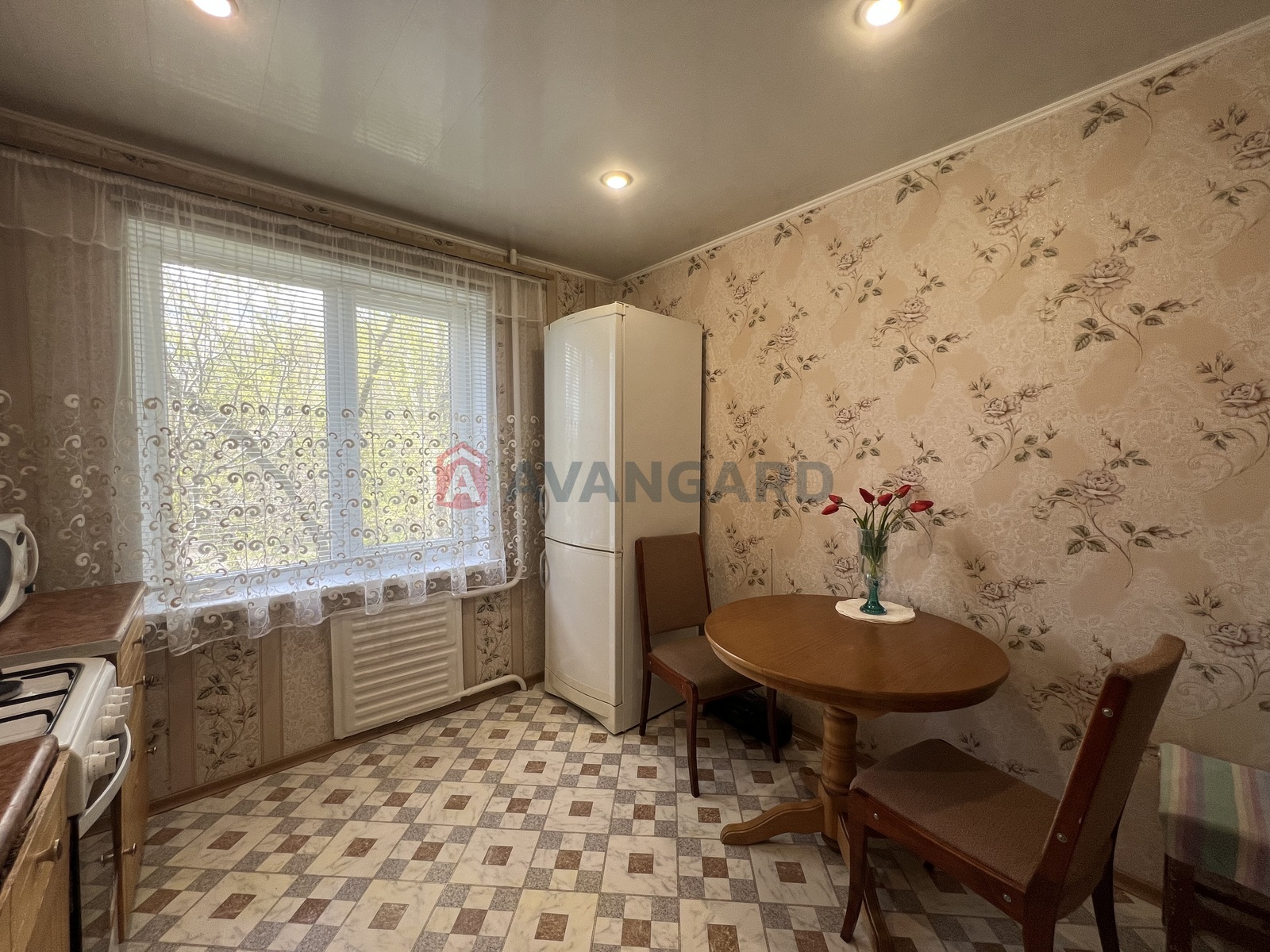 2 ��. ��������, 49/-/84 ��. �., 3/9 ������ ���� 2