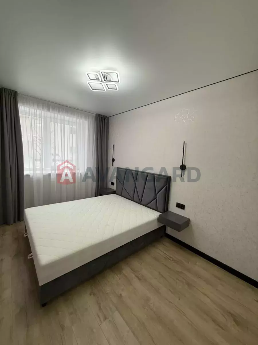 2 ��. ��������, 42/-/15 ��. �., 1/10 ������ ���� 5