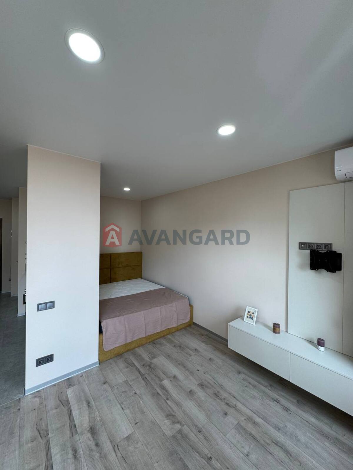 1 ��. ��������, 34/12/8 ��. �., 20/26 ������ ���� 13