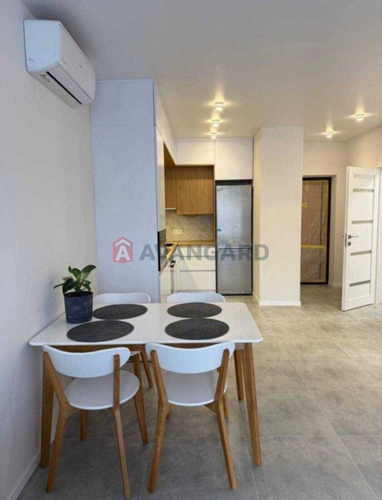 1 ��. ��������, 45/-/22 ��. �., 4/10 ������ ���� 1