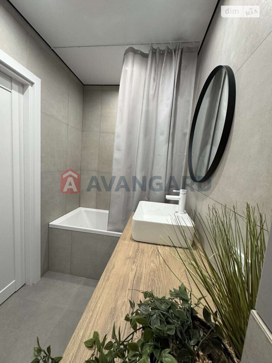 2 ��. ��������, 46/25/7 ��. �., 4/9 ������ ���� 17