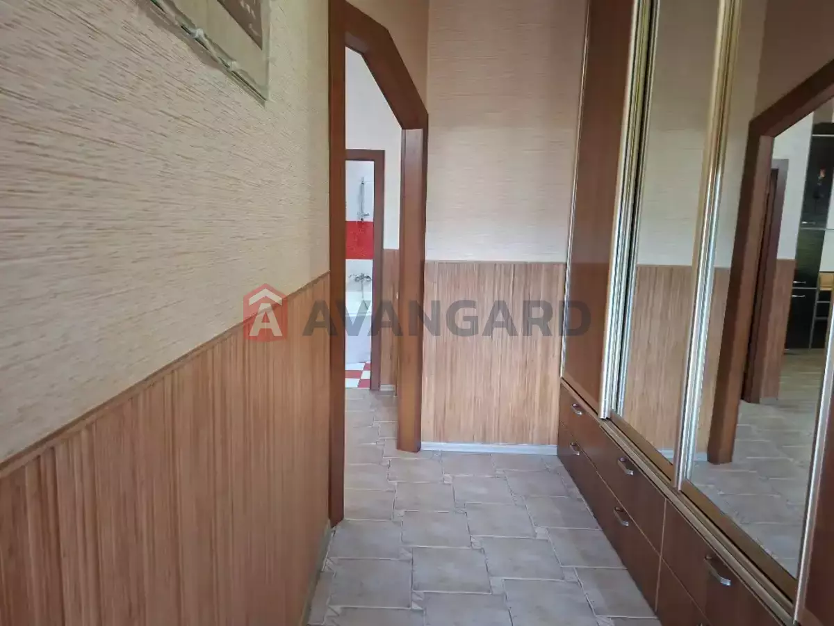 5 ��. ��������, 140/-/- ��. �., 1/3 ������ ���� 4