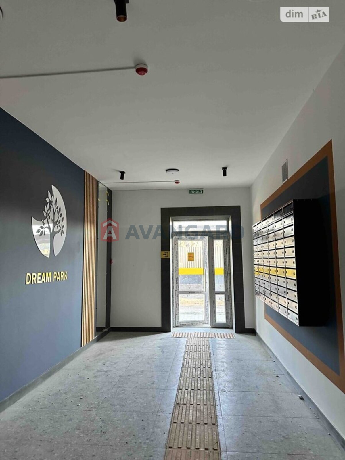 1 ��. ��������, 38/18/14 ��. �., 8/10 ������ ���� 6