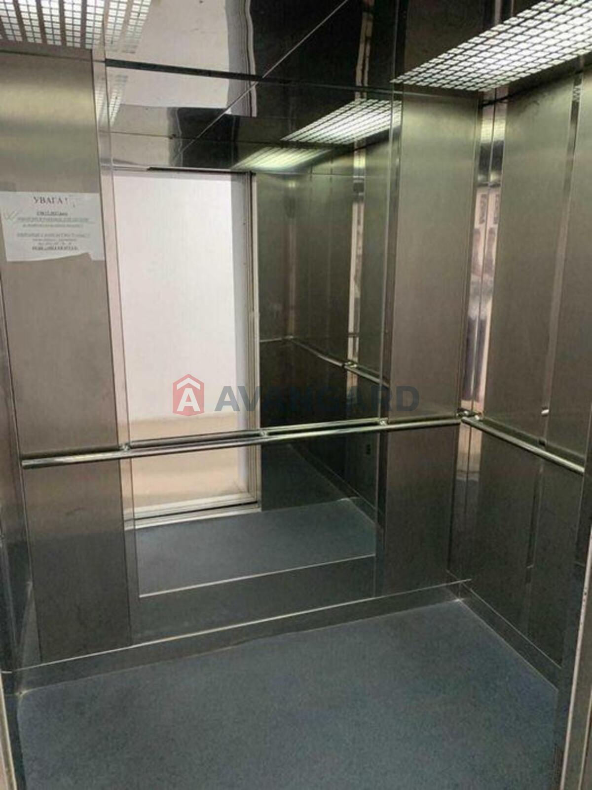 1 ����. ��������, 40/-/11 ��. �., 15/19 ���� ���� 6