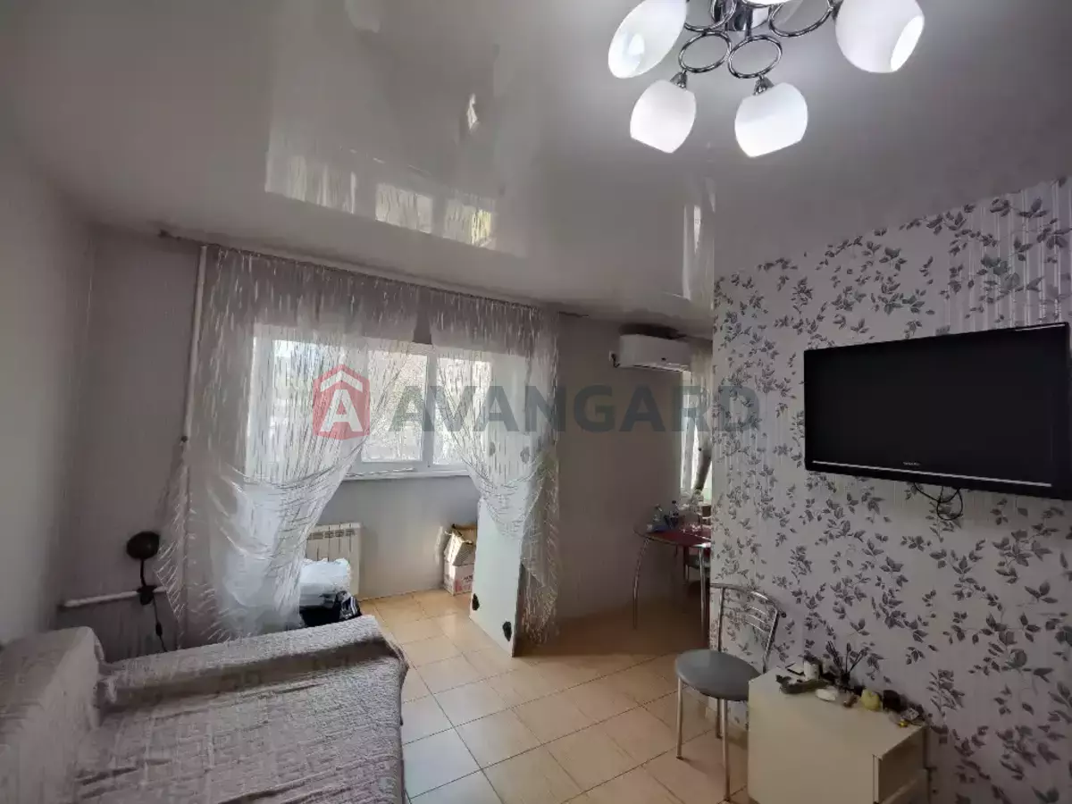 1 ��. ��������, 33/19/6 ��. �., 4/5 ������ ���� 4