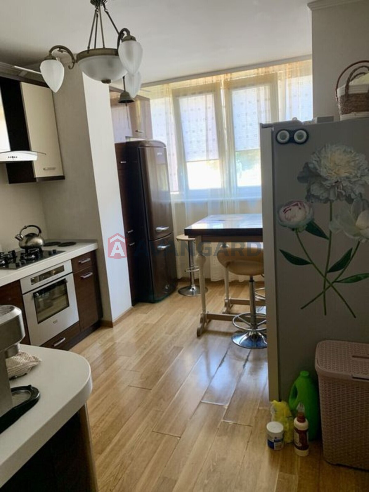 3 ��. ��������, 70/-/8 ��. �., 1/10 ������ ���� 3